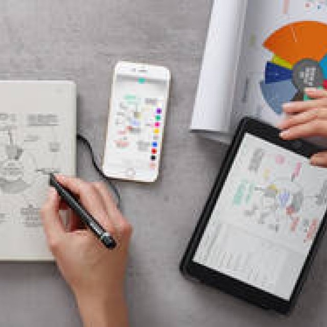 アナログとデジタルを繋ぐ「スマートライティングセット」｜MOLESKINE