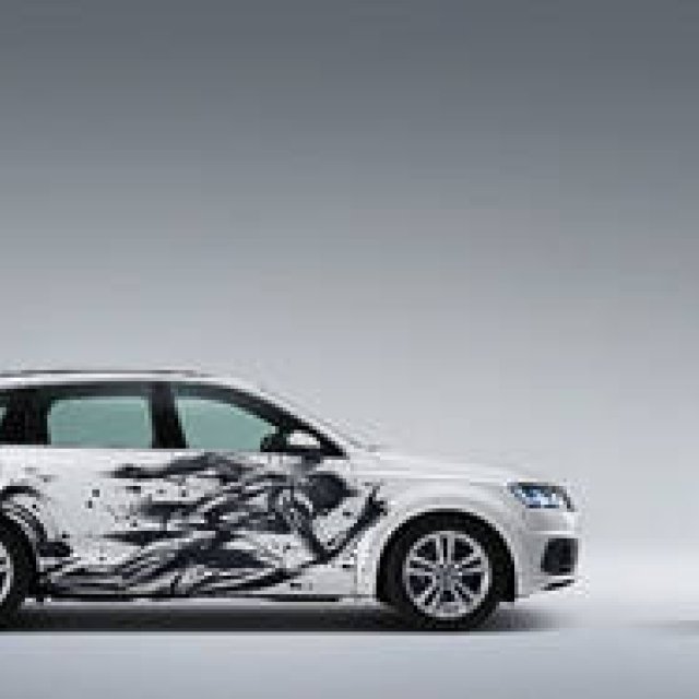 世界に一台だけの特別な「Q7」をオークションで販売｜Audi