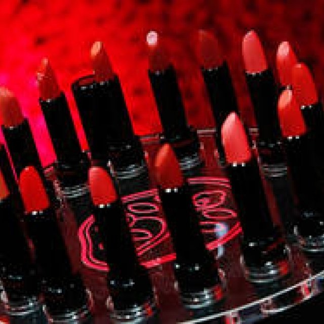 16色から似合う「赤」の口紅が見つかる！ ポップアップイベント開催｜SHISEIDO