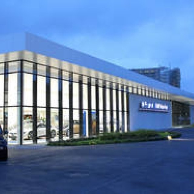 BMW GROUP Tokyo Bayグランドオープン｜BMW & MINI