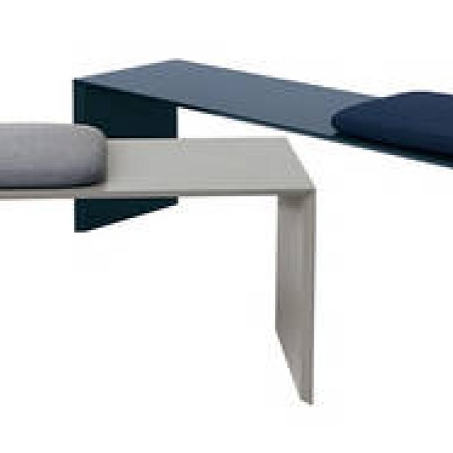 サイドテーブルに、ベンチに。浮遊感を感じるミニマルな家具 ｜Schönbuch