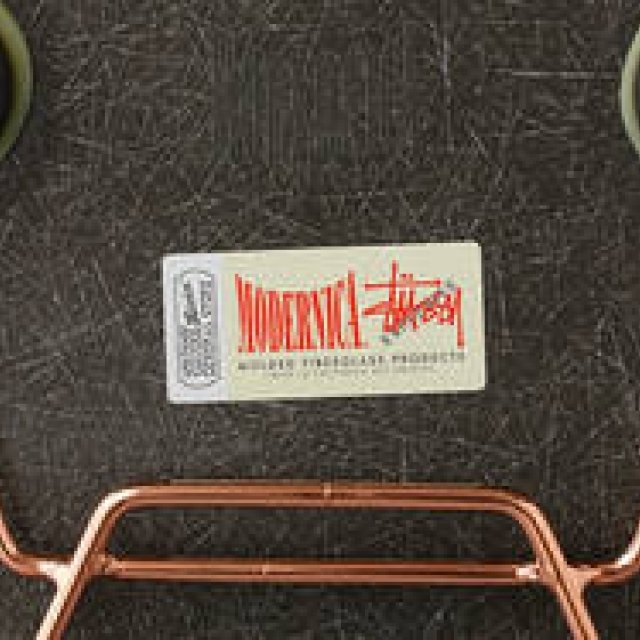 「Modernica」と協業し、珠玉のアームシェルチェアが完成  ｜STÜSSY Livin’ GENERAL STORE