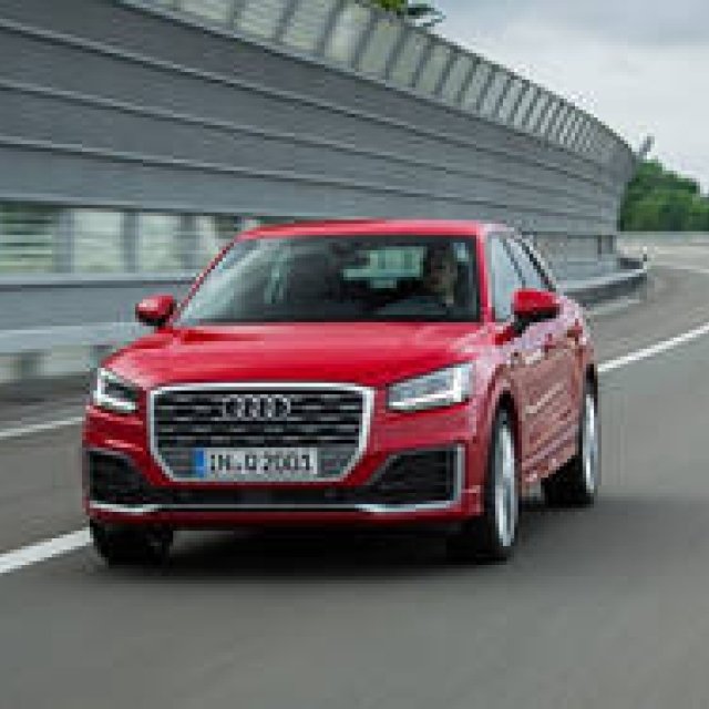 アウディの新たなるコンパクトSUV、Q2に試乗｜Audi