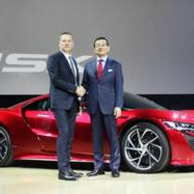 ついに復活！　ホンダNSXが日本でも正式発表｜Honda
