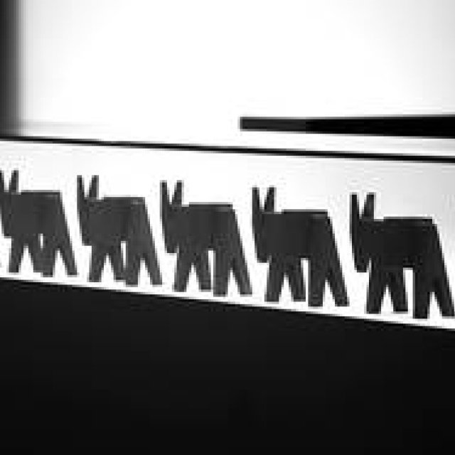 ミュール（ラバ）の性格が創業時の精神？！ブランドを体現したオブジェ ｜MAGIS