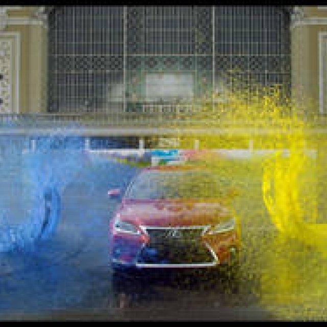 “クルマで描くアート”レクサスFスポーツの新作CMを公開｜Lexus