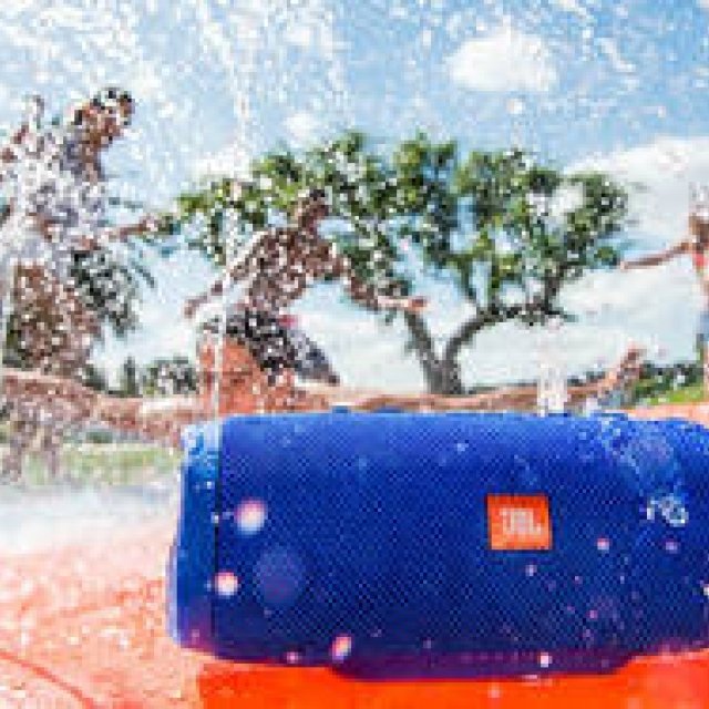 サウンドをさらに追及した防水Bluetooth スピーカー｜JBL
