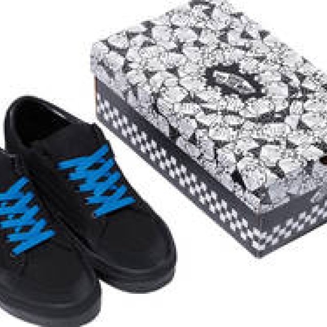 VANSのスニーカーと1504ページのブックを発売｜C.E