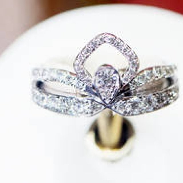 ほどけることのない愛の絆「SALON de CHAUMET」｜CHAUMET