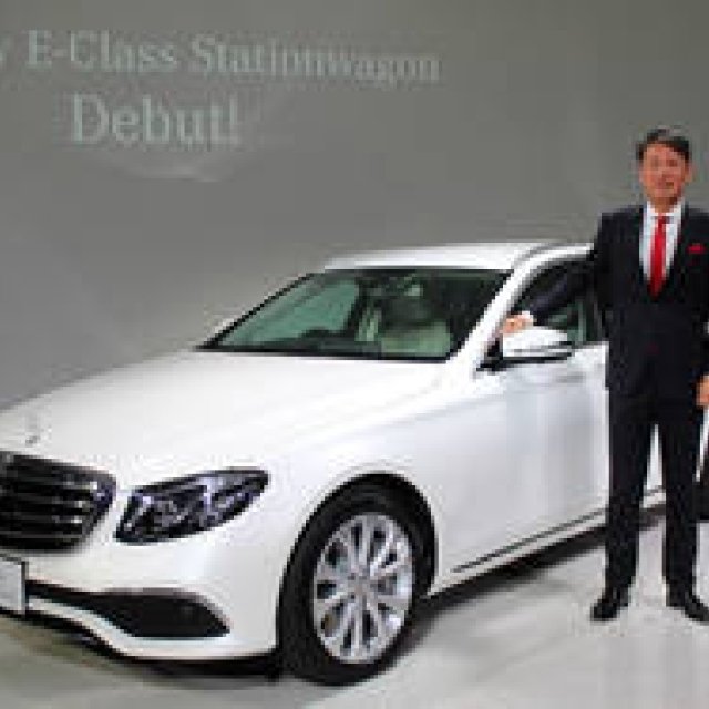 新型Eクラス発表と同時にクリスマスイベントを開催｜Mercedes-Benz