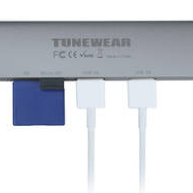 最先端の高性能チップを採用しながらも、重量はわずか44グラム｜TUNEWEAR