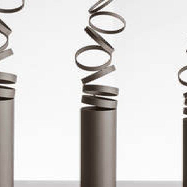 これぞ遊び心の産物。生ける花の変化に合わせて形状が変化するフラワーベース ｜DANESE