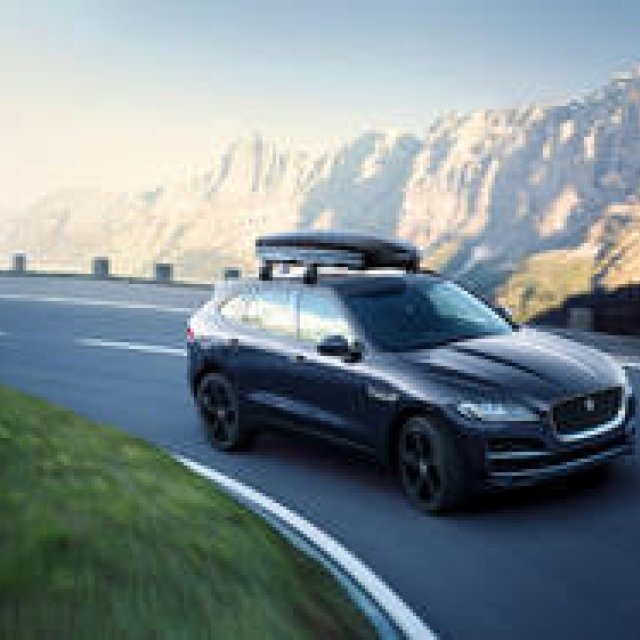 アクティブ仕様のジャガーFペース特別仕様車｜Jaguar