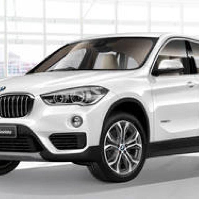 スタイリッシュな装備で演出したX1の限定車｜BMW