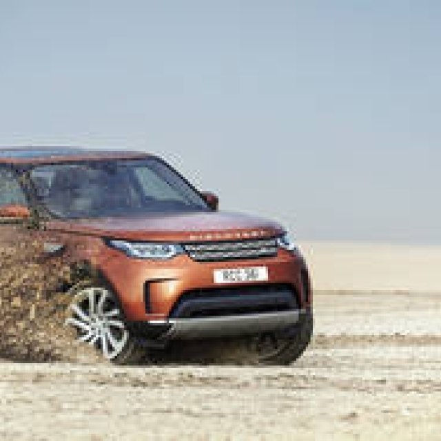 新型ディスカバリーが日本での発売を開始｜Land Rover