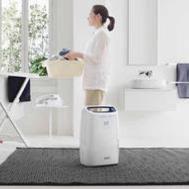 コンパクトボディに最大級の除湿パワーを搭載した衣類乾燥除湿器｜De’Longhi