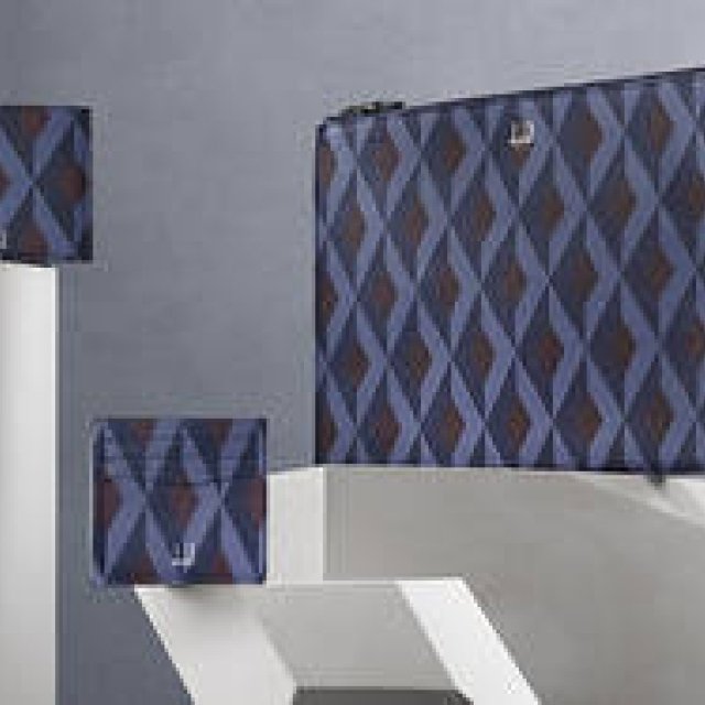 「エンジンターン」を再解釈した、ダンヒルのスモールレザーコレクション｜dunhill