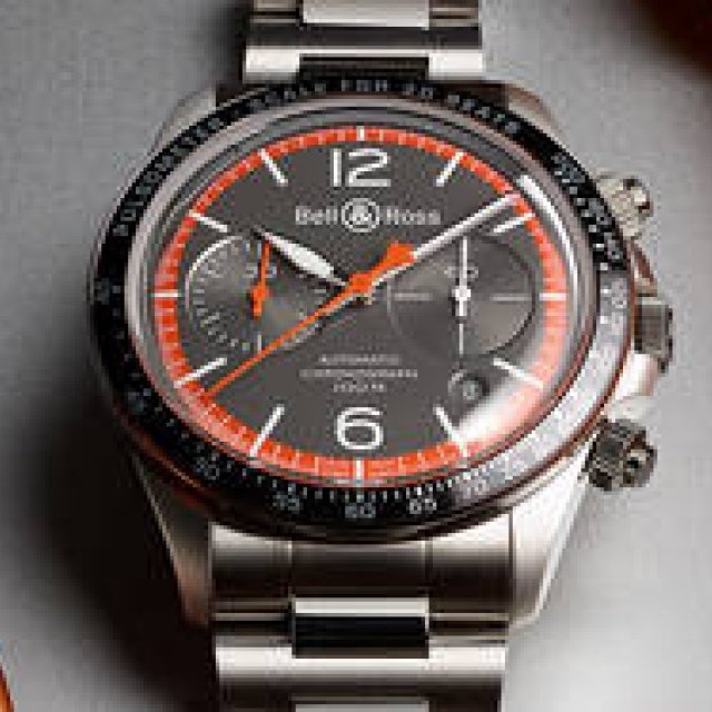 誕生20周年を迎えたVintageシリーズから、新作「BR V2 ガード・コート」が登場｜Bell & Ross