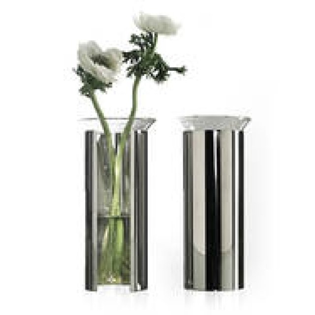 今年4月のミラノサローネにて復刻を発表。エンツォ・マーリのフラワーベース ｜DANESE