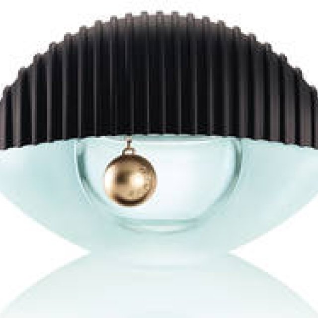 自由で大胆な“KENZOウーマン”のスピリットをリアライズする香水｜KENZO