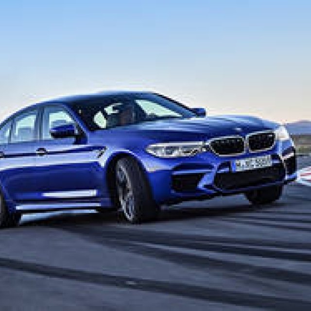 6代目にフルモデルチェンジしたM5の受注を開始｜BMW 