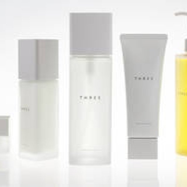 吉岡徳仁デザインによるTHREEの新作スキンケア｜THREE ギャラリー