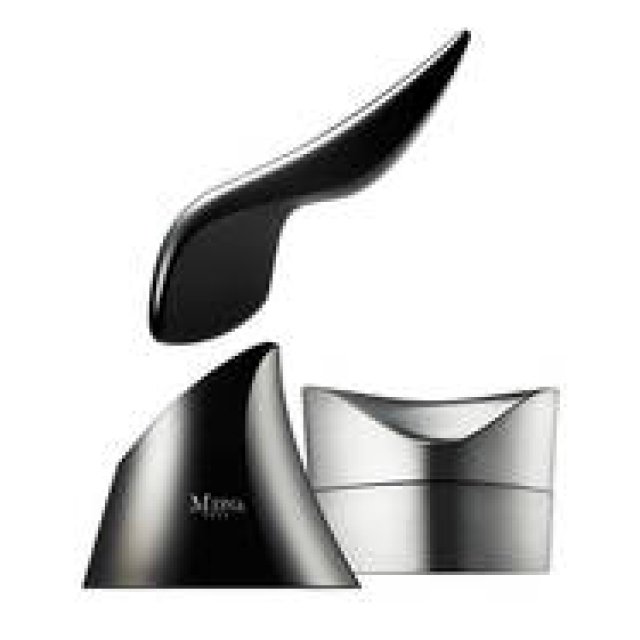 【2/14発売】マドンナと共同開発。美容効果を引き出す「MASK REMOVER」｜MDNA SKIN