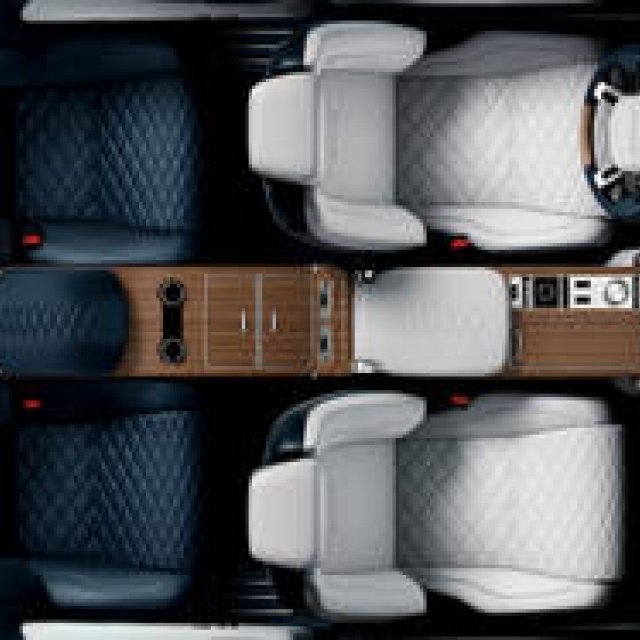 世界初披露するレンジローバーSVクーペのインテリアを公開｜Land Rover