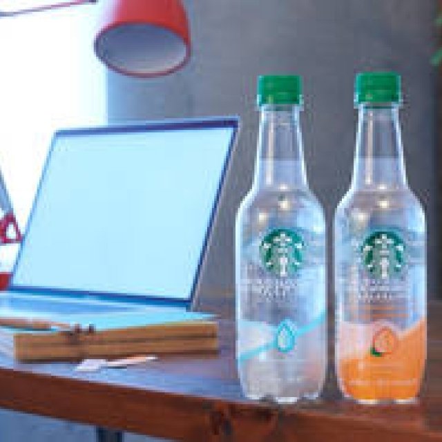 コーヒーチェリー(生豆を含む)由来カフェイン配合の透明スパークリングドリンク|Starbucks