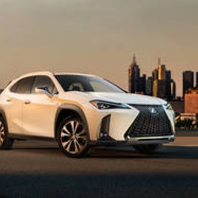 コンパクトクロスオーバー「UX」をジュネーブで世界初披露｜Lexus