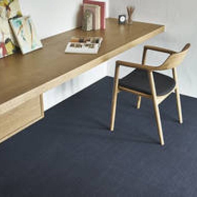 ジーンズのように経年変化が楽しめる、画期的なビニル床「デニムフロア」｜TAJIMA