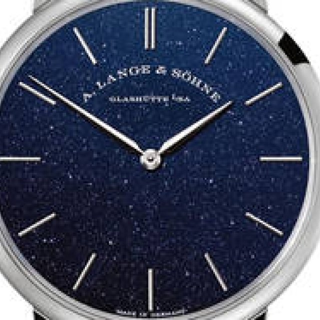 青銅色の星々が文字盤にきらめく新作「サクソニア・フラッハ」｜A.LANGE＆SÖHNE