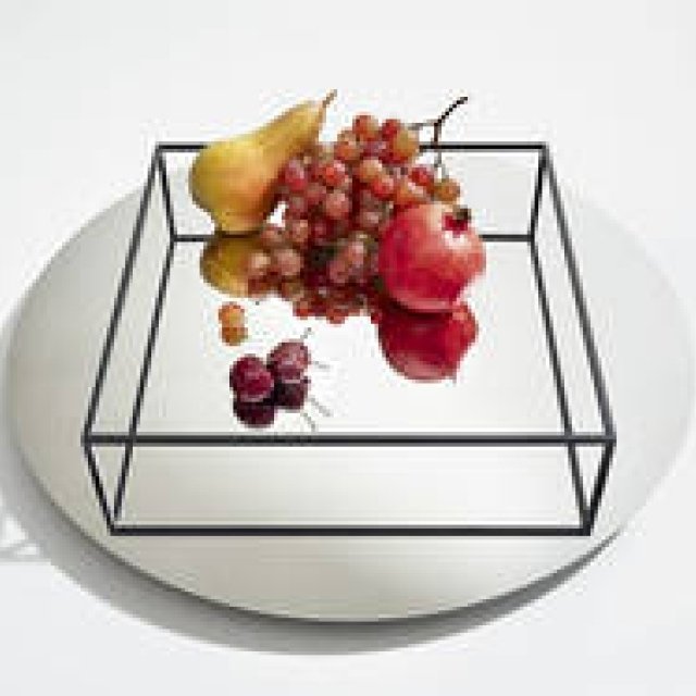 プロダクトとオブジェの間をゆく、浮遊感あふれるフルーツボウルが登場｜DANESE