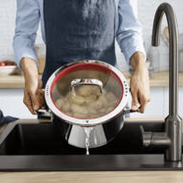 ドイツ発、4つの機能が1つの鍋に。WMFの「ファンクション フォー」｜WMF