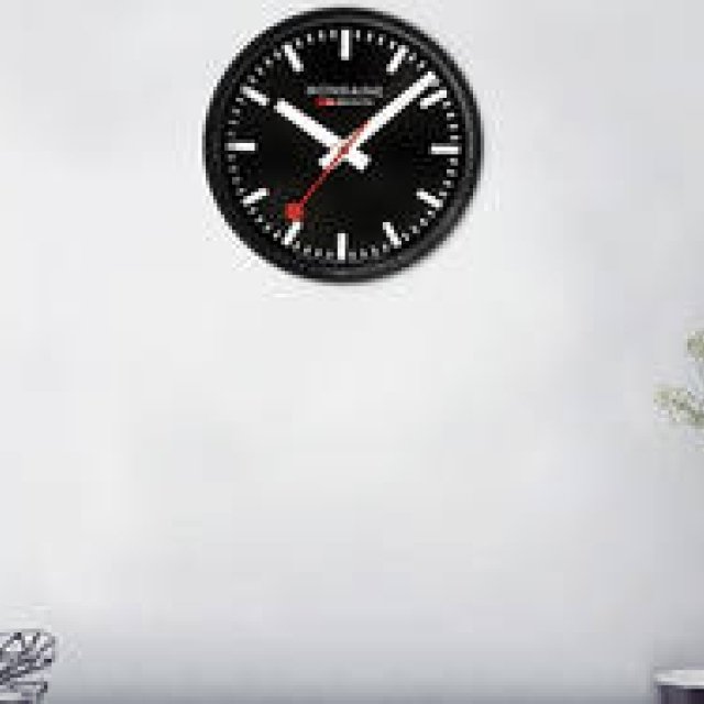 ウォールクロックに新色のブラックカラーが仲間入り｜MONDAINE