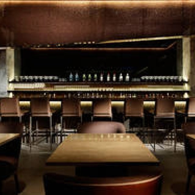 30年を越えて熟成が進んだヴィンテージものをグラス注文できるワインバー｜EAT