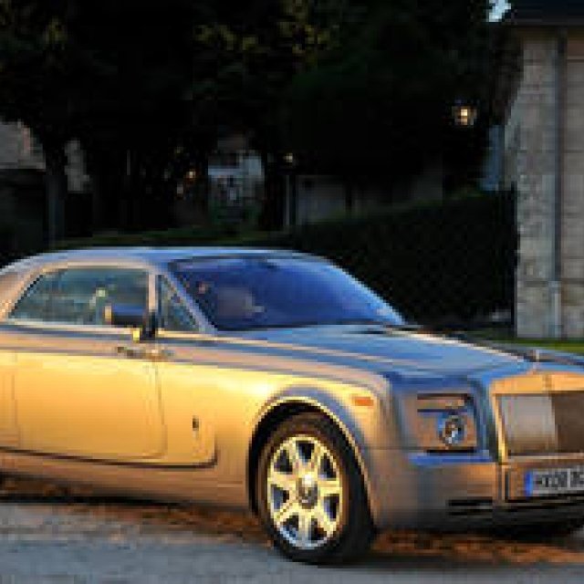  ROLLS-ROYCE PHANTOM COUPE｜オーナードライバー待望のグラントゥーリズモ