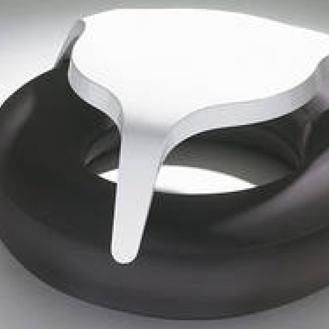  輪になって、和をなす｜ドーナッツ型のアウトドアファニチャーが登場 photo