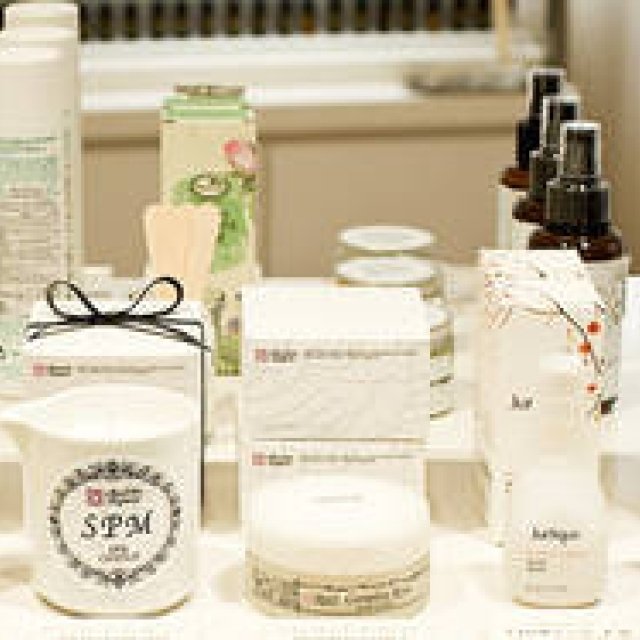  伊勢丹新宿店本館2階“ビューティアポセカリー”（1） ｷﾞｬﾗﾘｰ