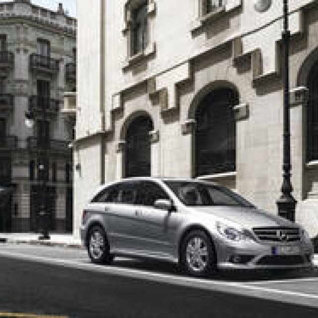  Mercedes-Benz｜メルセデス・ベンツ Rクラスを一部改良 ギャラリー