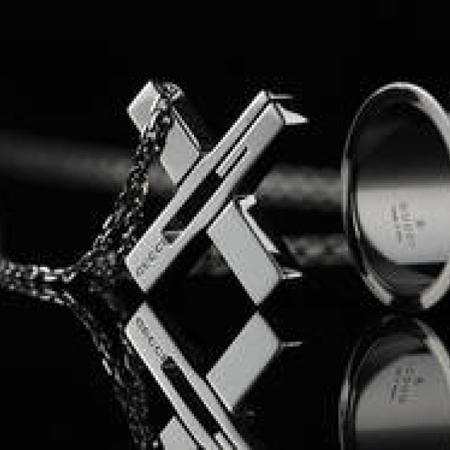  GUCCI｜ブラック一色 グッチのメンズジュエリー　ギャラリー