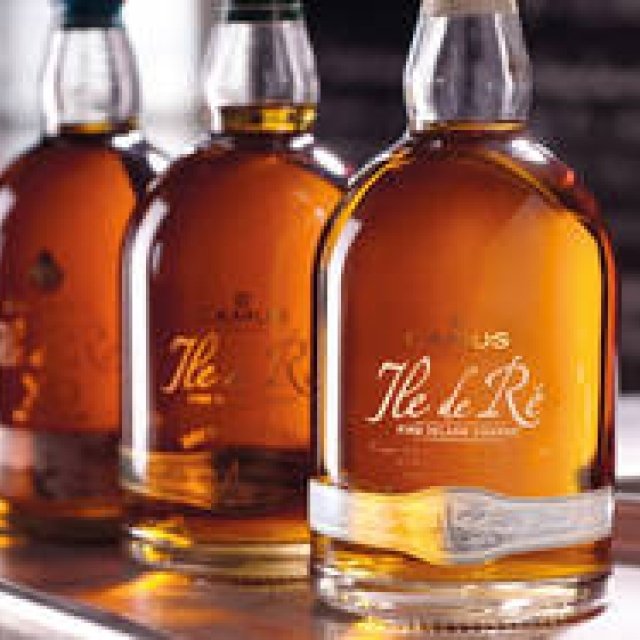  GALLERY｜青い海と老舗のノウハウが作り出す個性豊かなコニャック「イル・ド・レ」