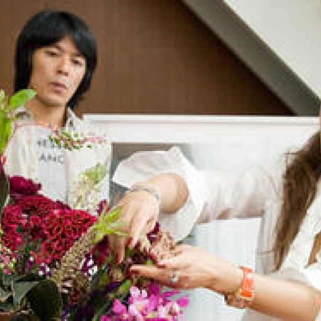 和気雅美│花束を買ってきて、自分でアレンジして生けそう（前編） ギャラリー