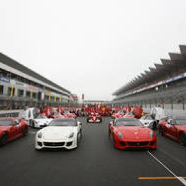  Ferrari Festival Japan 2010｜富士スピードウェイが赤く染まった日 ギャラリー