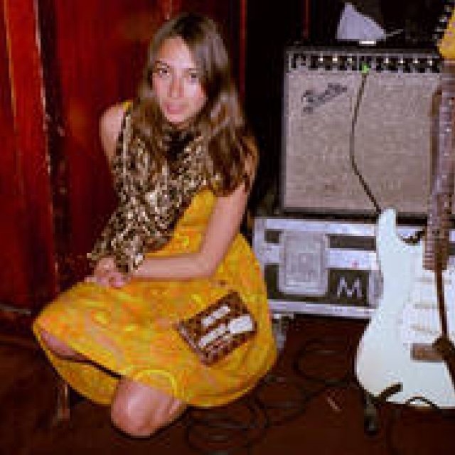  LOUIS VUITTON｜人気のストール「エトール・レオパード」に新作登場 ギャラリー