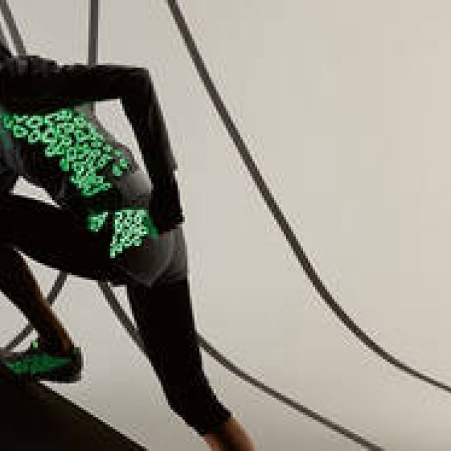  adidas｜「adidas by Stella McCartney」2010 FALL＆WINTERコレクション ギャラリー