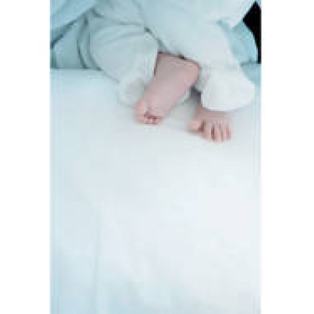  BOOK｜奈良美智、川内倫子ら現代アーティストの写真で綴るまど・みちお詩集『うちゅうの目』 ギャラリー