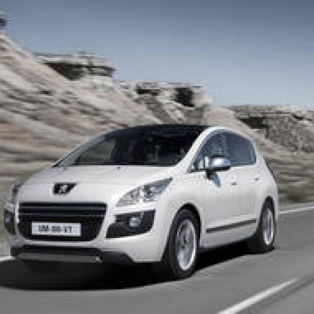  プジョー3008に「ハイブリッド4」を設定 ギャラリー