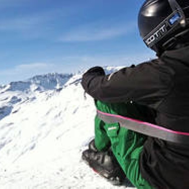  hhstyle.com/Aoyama｜Vitra社「Chairless」が待望の日本上陸 ギャラリー