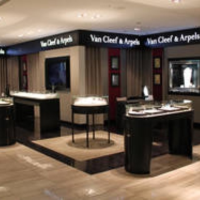  ヴァン クリーフ＆アーペル｜Van Cleef&Arpels　銀座三越店オープン記念特別展示！ ジャッキー愛用ジュエリー復刻版 ギャラリー